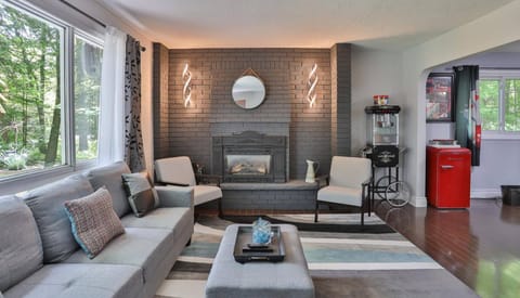Living room, Seating area