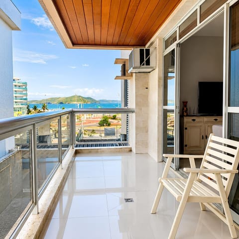 Balcony/Terrace, Beach, Street view