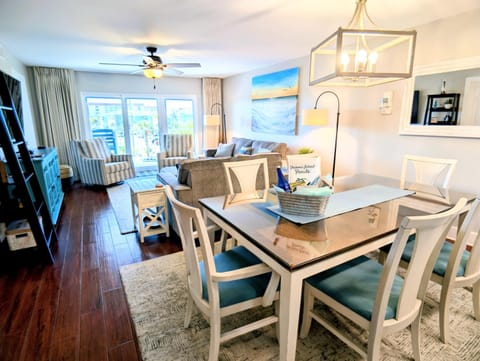 View (from property/room), Balcony/Terrace, Living room, Photo of the whole room, Seating area, Dining area