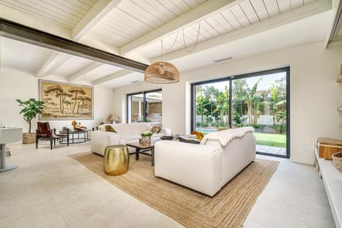 Living room, Pool view