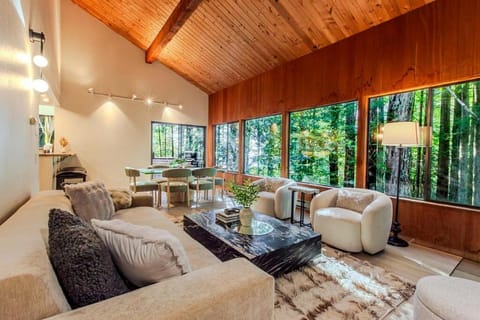 Serene Redwood Retreat with Sauna, Gym & Hot Tub House in Sonoma County
