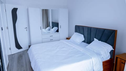Bed, Photo of the whole room, Bedroom, wardrobe