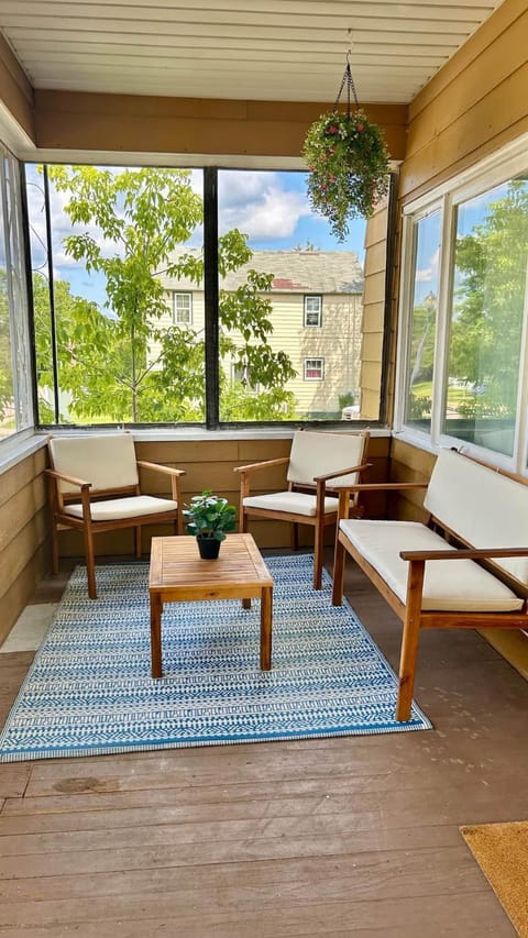 Ely Camp Haus - Vintage home in Downtown Ely House in Ely