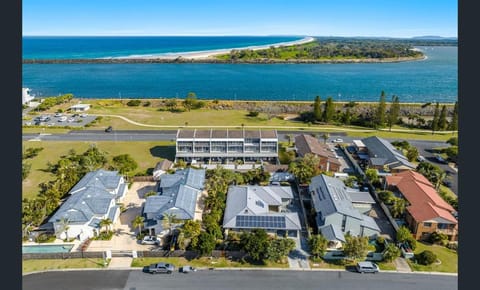 Property building, Neighbourhood, Bird's eye view, Location