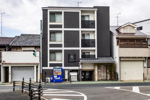 Property building, Location