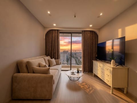 Communal lounge/ TV room, TV and multimedia, Living room, Seating area, Evening entertainment