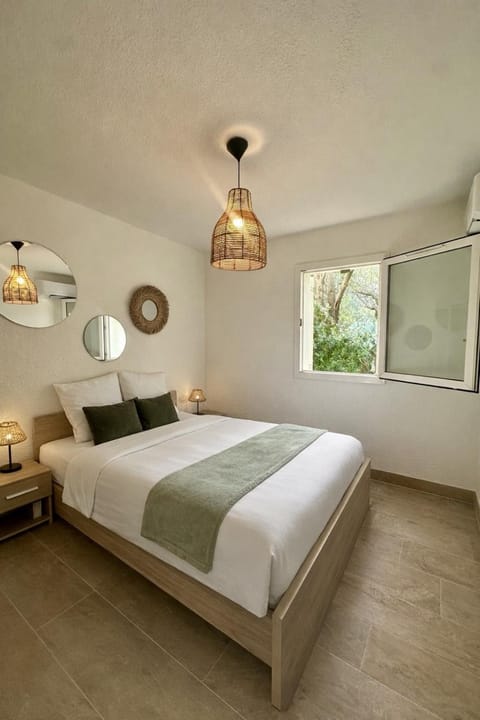 Appartement en rez de jardin-Proche du centre Apartment in L'Île-Rousse