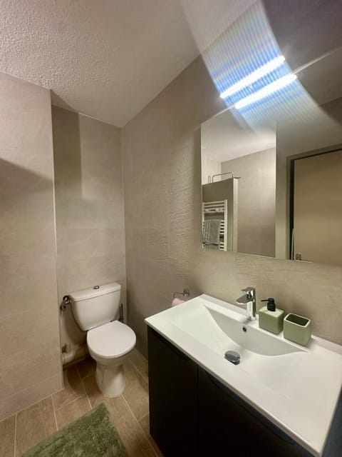 Appartement en rez de jardin-Proche du centre Apartment in L'Île-Rousse