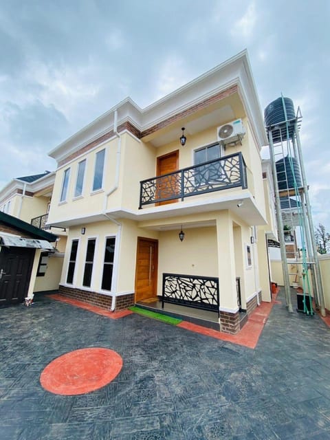 Property building, View (from property/room), Balcony/Terrace