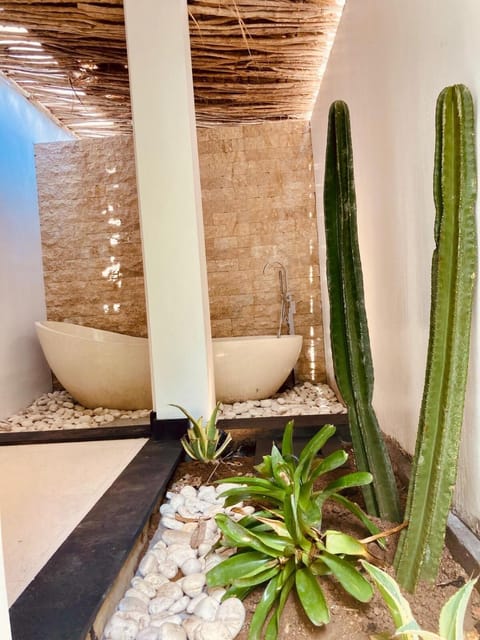 Green Pearl Villa 6 Bedroom Family Ubud Villa in Tampaksiring