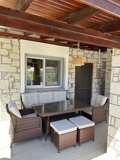 Detached house with pool in Alaçatı Villa in Alaçatı