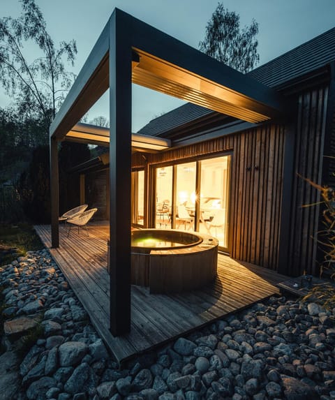 Night, Hot Tub