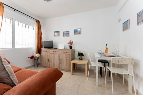 TV and multimedia, Living room, Dining area