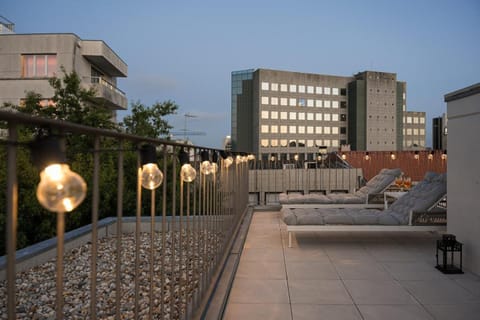 Property building, Seating area
