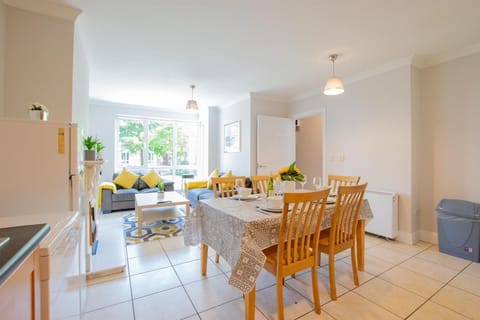Spacious 4 Bed Apartment in Limerick Apartment in Limerick