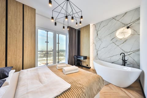 Bed, Photo of the whole room, Bedroom, Bath