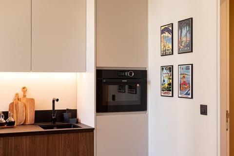 Picasso 3 Chic and comfort 6 people- Attic apartment, offices Apartment in Mougins