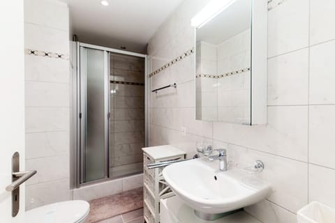 Florida Ascona Rooms by Quokka 360 - Close to Lake and City Apartment in Ascona