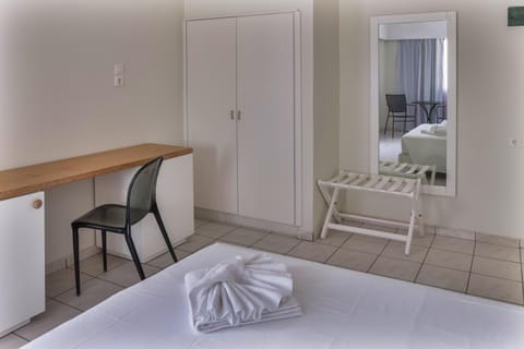 Bed, Photo of the whole room, towels, wardrobe