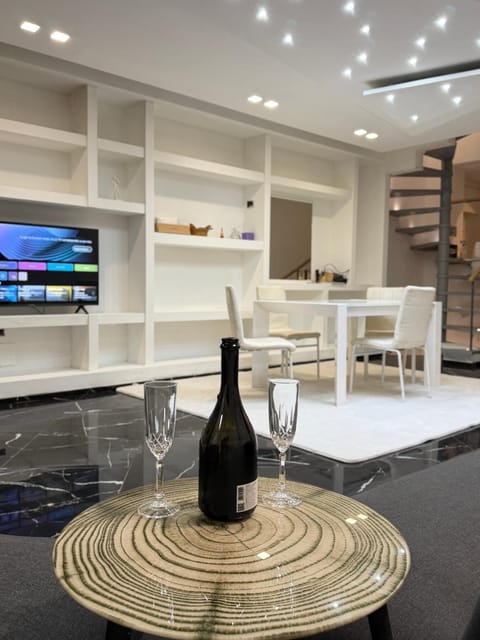 Living room, Seating area, Dining area