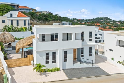 Property building, Day, Neighbourhood, Street view, Location