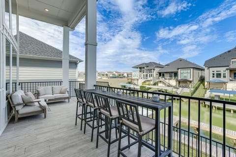 Lake Conroe Oasis Chefs Kitchen and Boat Dock House in Lake Conroe