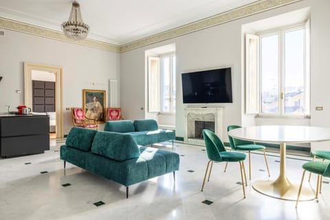 Communal lounge/ TV room
