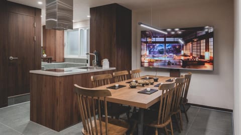 Sauna, Solarium, Bathroom, TV and multimedia, Kitchen or kitchenette, Dining area