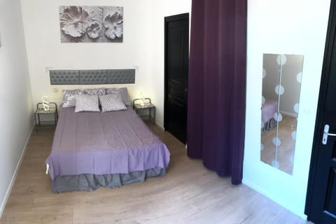 appartement centre ville de FOUGERES Apartment in Fougères