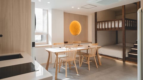 Bed, Living room, Photo of the whole room, Seating area, Dining area, Bedroom
