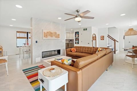 Living room, Seating area, fireplace