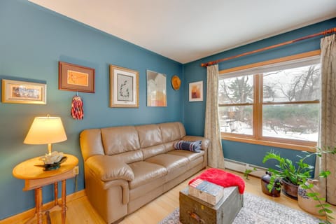 2 Mi to Main Street! Cozy Burlington Guest Suite Apartment in Burlington