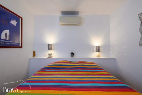 Bed, Photo of the whole room, Bedroom, air conditioner