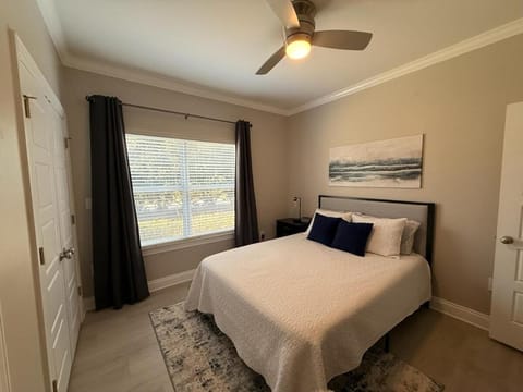 Luxury Suite-Community Pool-Minutes From Beach Apartment in Orange Beach