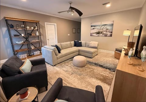 Luxury Suite-Community Pool-Minutes From Beach Apartment in Orange Beach