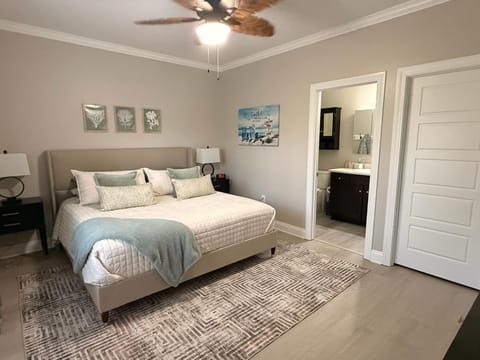 Luxury Suite-Community Pool-Minutes From Beach Apartment in Orange Beach