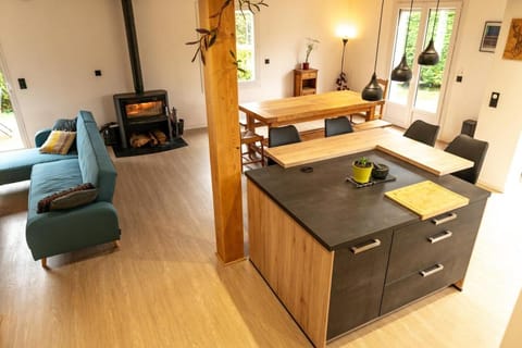 Seating area, Dining area