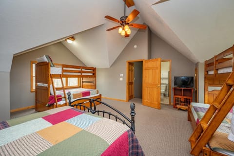 Snowshoe Summit House in McHenry