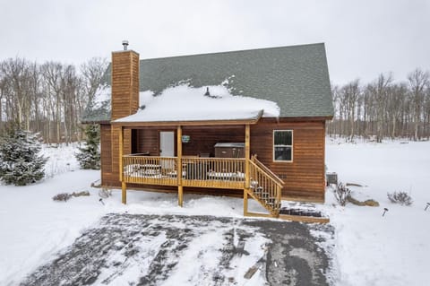 Slopes, Boats & Birdies House in Deep Creek Lake