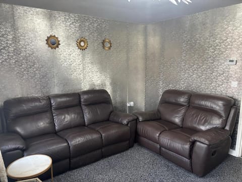 Zinoc Deluxe Apartment Free Parking Apartment in Sunderland