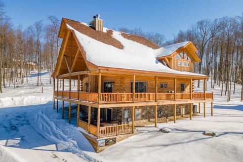 Hilltop Cottage House in Deep Creek Lake