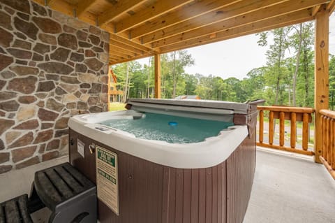 Hilltop Cottage House in Deep Creek Lake