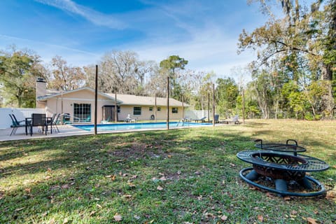5 Mi to Silver Springs State Pk Gem with Game Room! House in Ocala