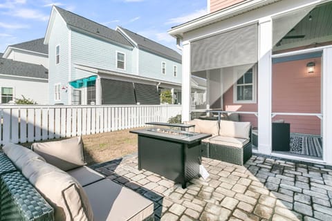 Stunning 5-Bedroom Coastal Retreat in Hanahan Apartment in Goose Creek