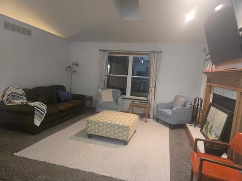 TV and multimedia, Living room, Seating area