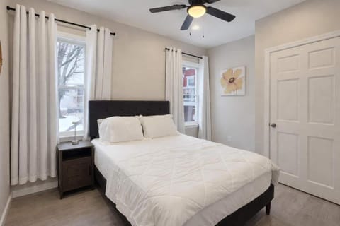 Bright Renovated 3BR Apartment w Private Entrance Apartment in Watervliet