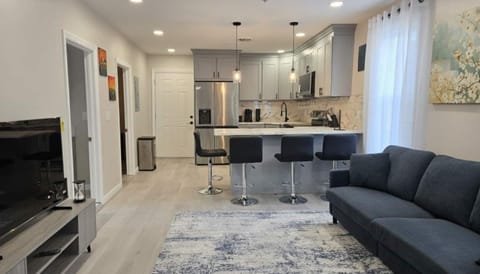 Bright Renovated 3BR Apartment w Private Entrance Apartment in Watervliet