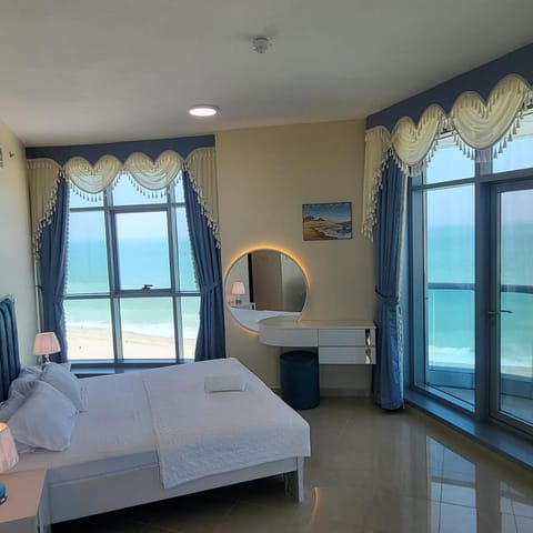 Bed, Natural landscape, Photo of the whole room, Bedroom, Sea view