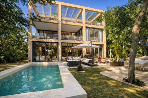 Property building, Patio, Spring, Day, Garden, Garden view, Pool view, Swimming pool, Swimming pool