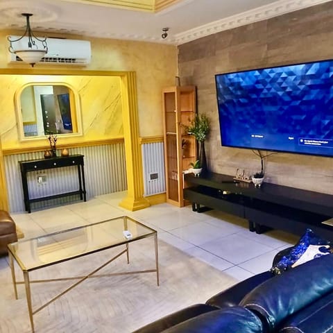 Communal lounge/ TV room, Living room